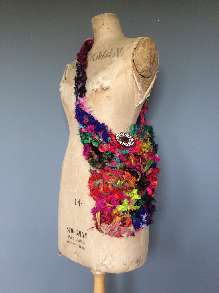 Free crochet shoulder bag pattern.