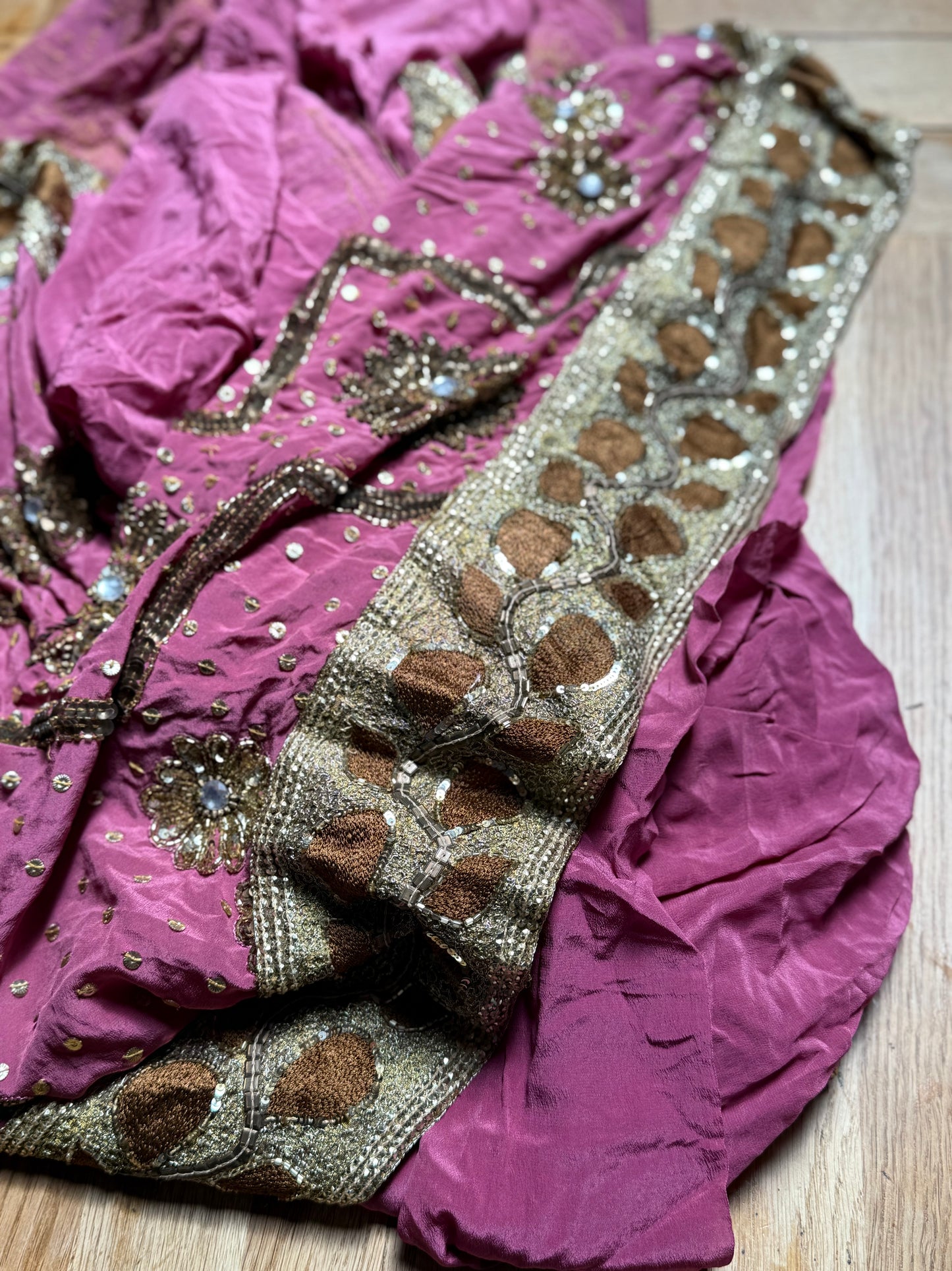 PURE SILK full sari. Unique. Heavily beaded. Vintage saree. SOLD OUT