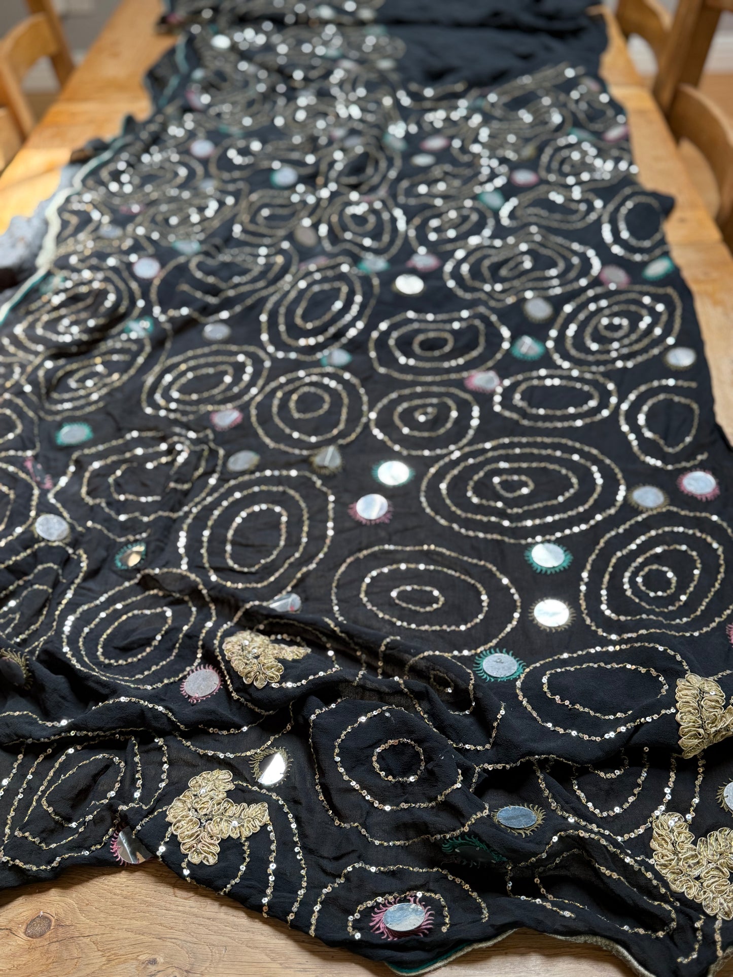 PURE SILK full sari. Unique. Heavily beaded. Vintage saree.