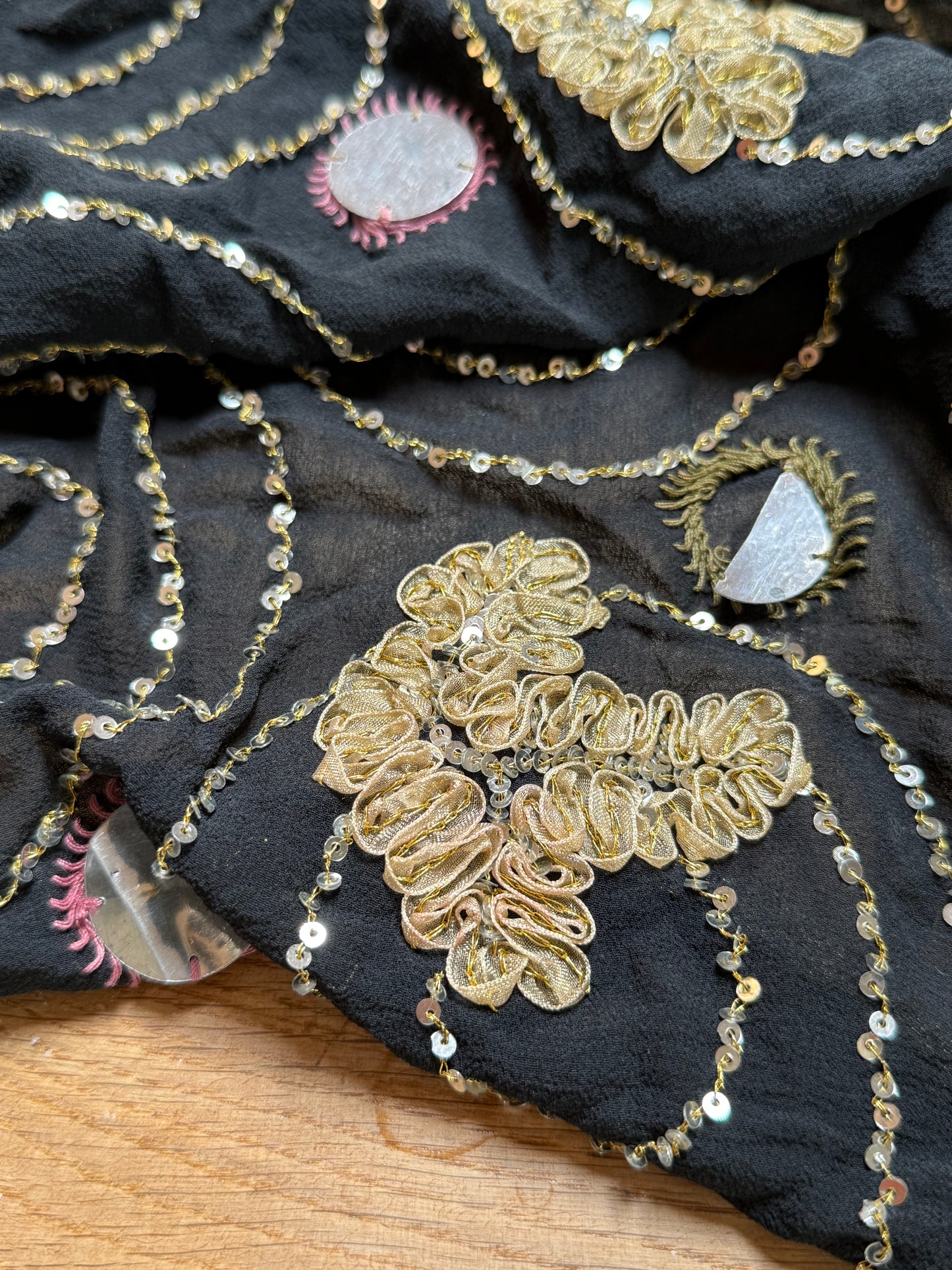 PURE SILK full sari. Unique. Heavily beaded. Vintage saree.