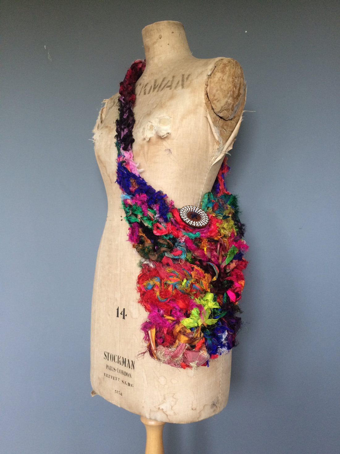 Free crochet shoulder bag pattern.