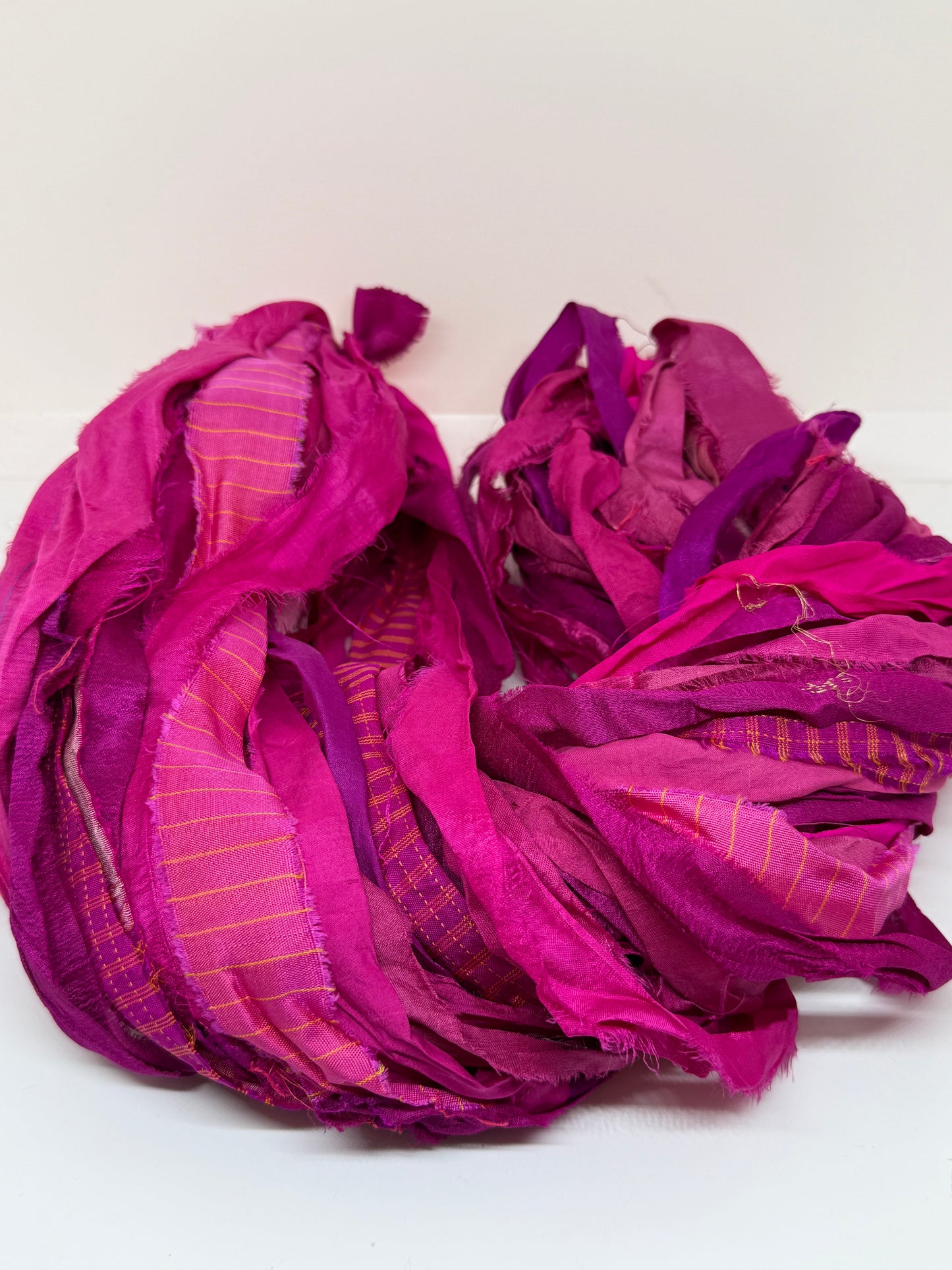 Sari Silk Ribbon Yarn – Pink Medley. Weaving and fibre arts.